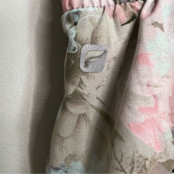 Fabletics Maggie Shorts Secret Garden Print Size 3x - Picture 4 of 8